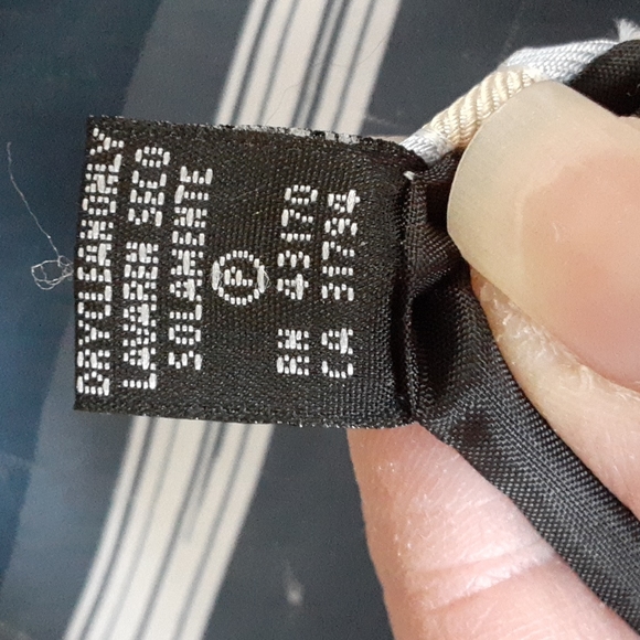 SOLD!!!  Two 100% silk men's neck tie from Geoffrey Beene - Picture 9 of 15